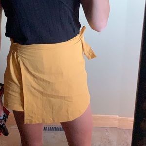 Yellow skort